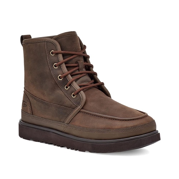 UGG Men\'s Chukka Boots in Brown main image 8